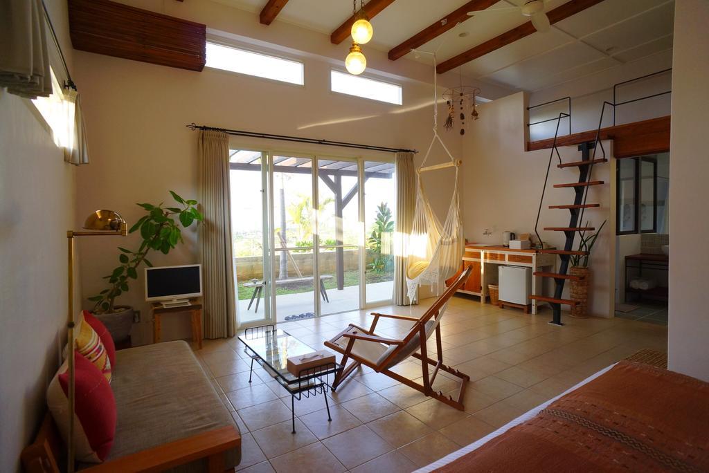Somos Bed & Breakfast Kunigami Екстериор снимка